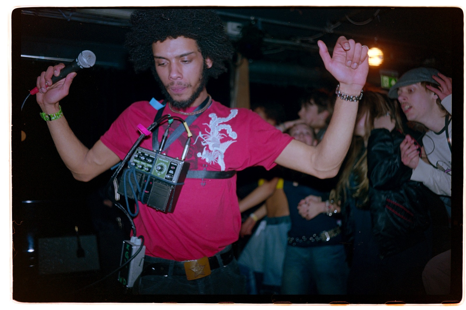 brandmerk bij de roze tanker tijdens janne's & mila's b-day bash buiten bij de roze tanker